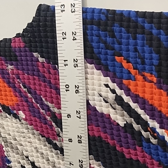 Y2K Colorful Abstract Bubble Waffle Stretchy Textured Shell Tank Top - Picture 5 of 9